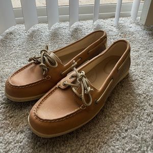 Women’s Sperry’s for School Uniform or Dressing